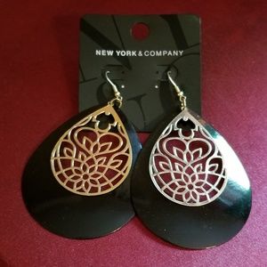 NWT New York and Company black and gold dangles